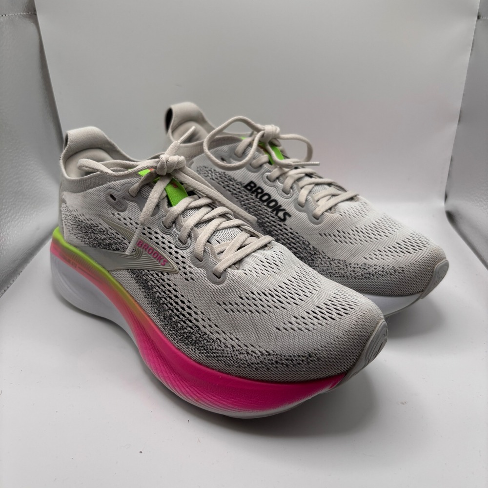 Brooks Adrenaline GTS 25 Gray Pink Green Running Shoes Women's Size 7.5B EUC